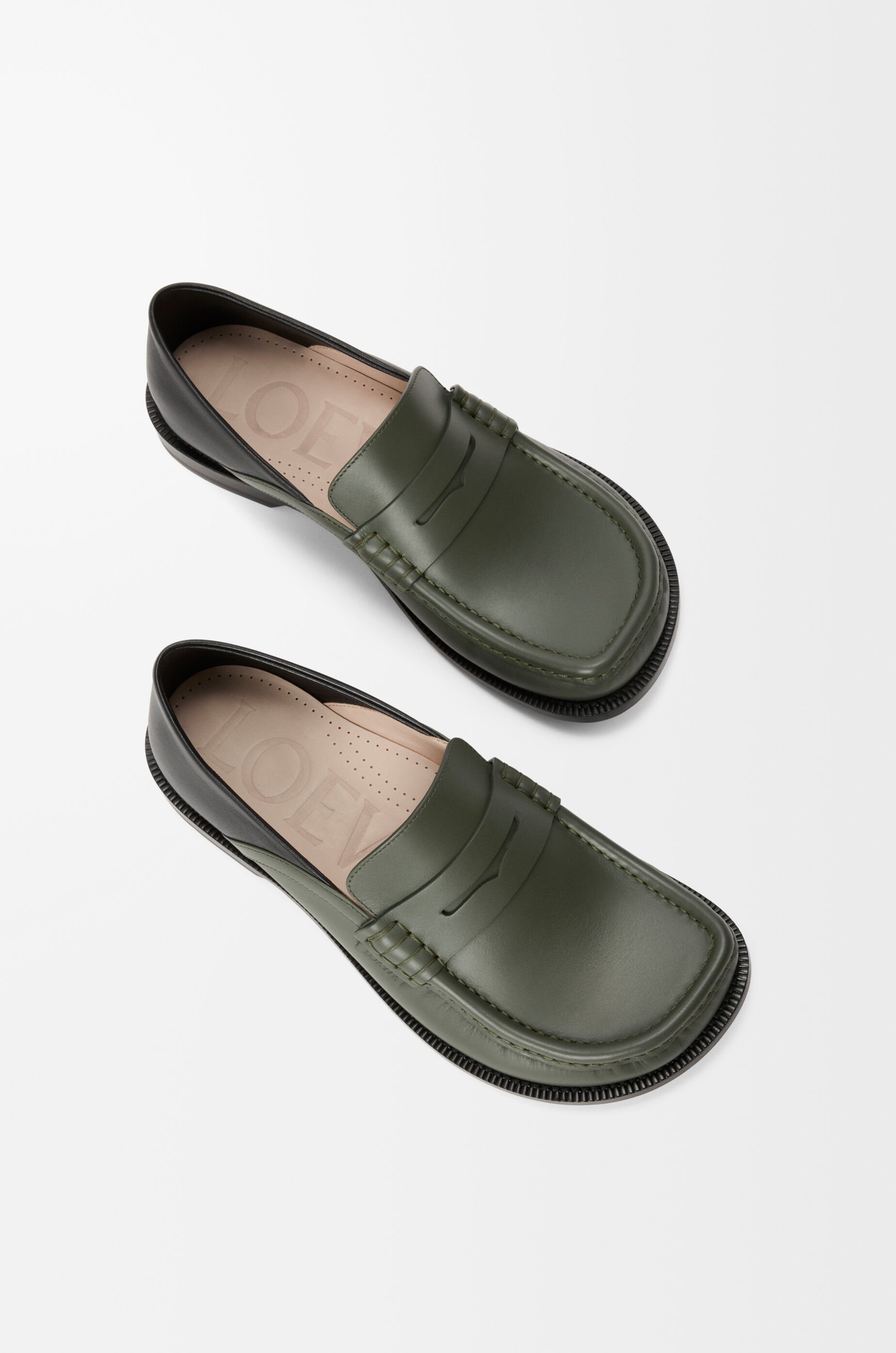 カンポ フラップバック ローファー（ワクシーカーフ） グリーン - LOEWE