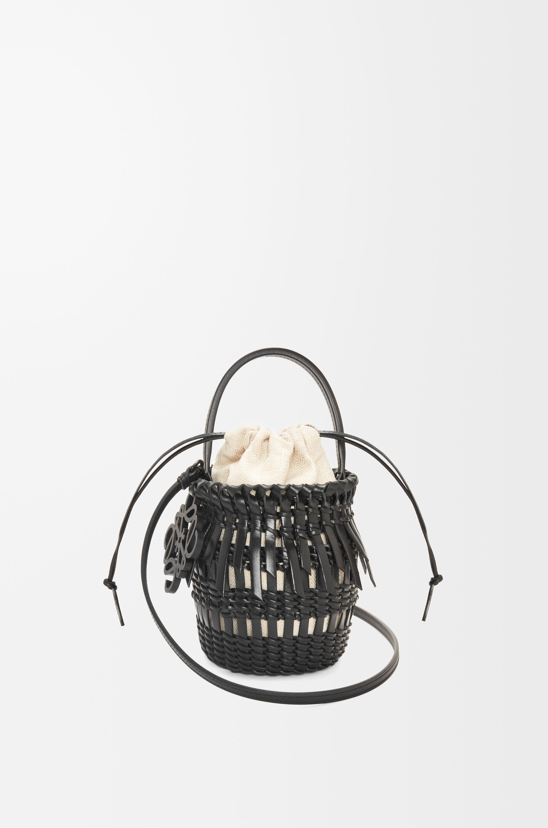 フリンジ バケットバッグ スモール（カーフ） ブラック - LOEWE