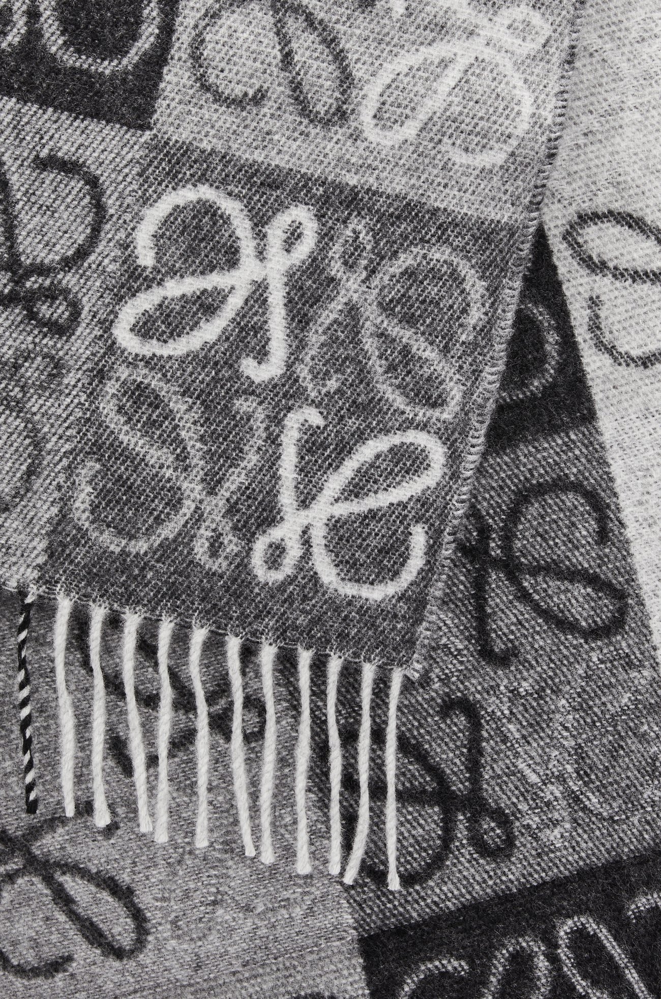 LOEWE Scarf in wool and cashmere Black/White