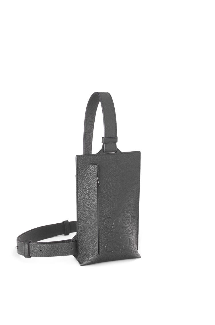 LOEWE Vertical T Pocket in grained calfskin Black pdp_rd
