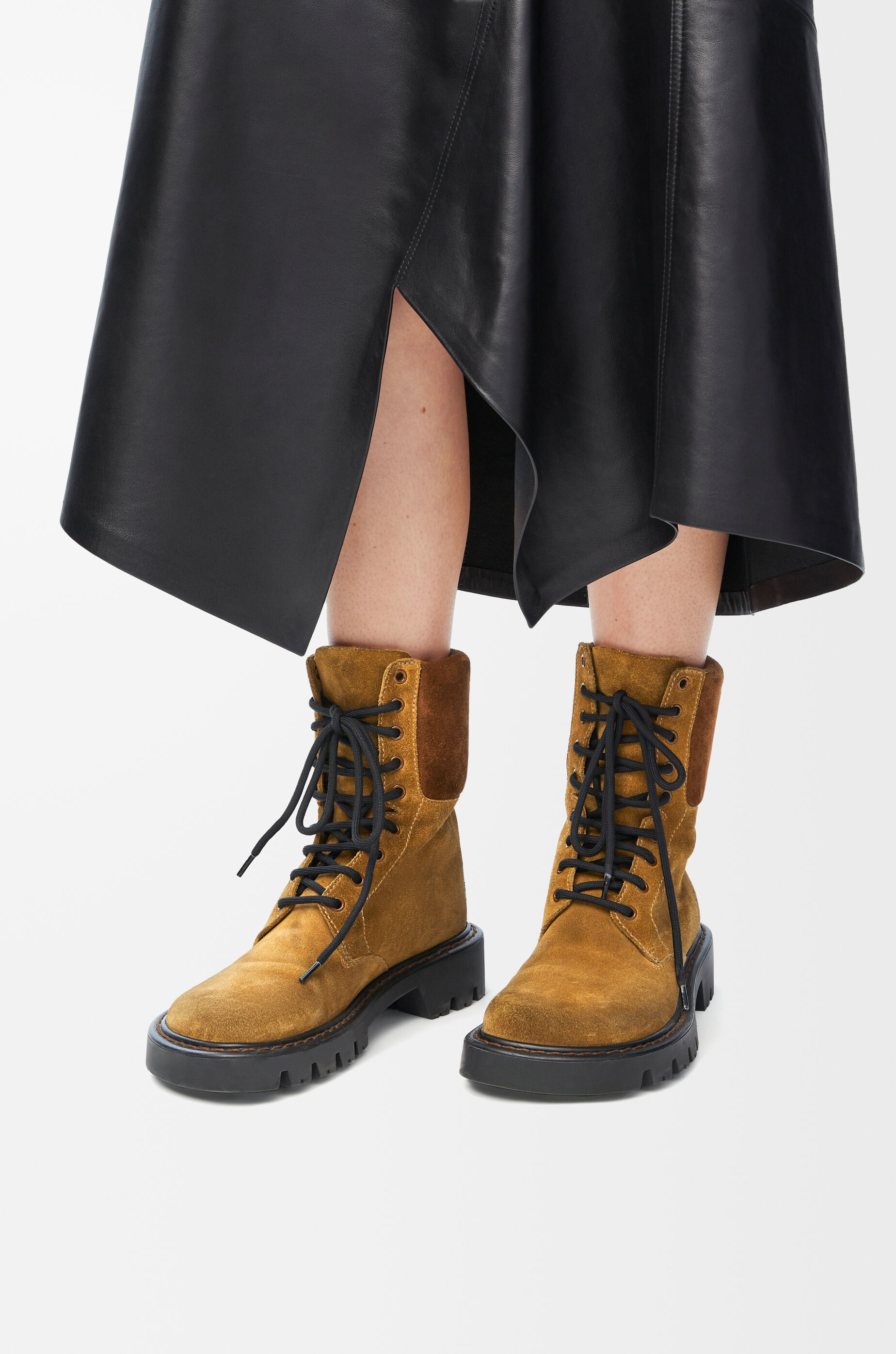 値下げしました ロエベ LOEWE コンバットブーツ 38｜ファッション