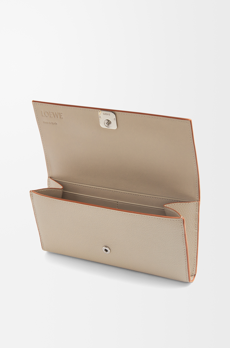 LOEWE 石紋小牛皮 Anagram 長夾 淺灰色