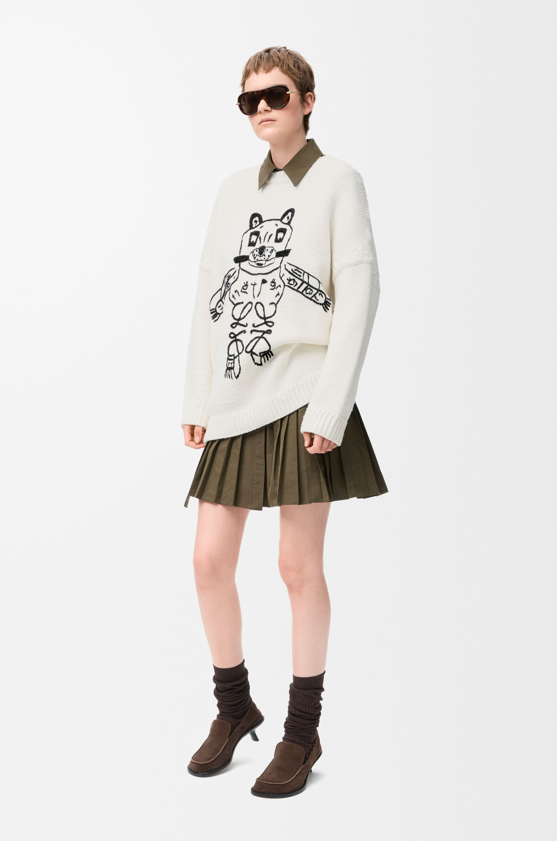 【超希少】 LOEWE スウェット カシミヤ 花柄 ビジュー ガラス ニット Sweater in wool White - LOEWE APAC official website