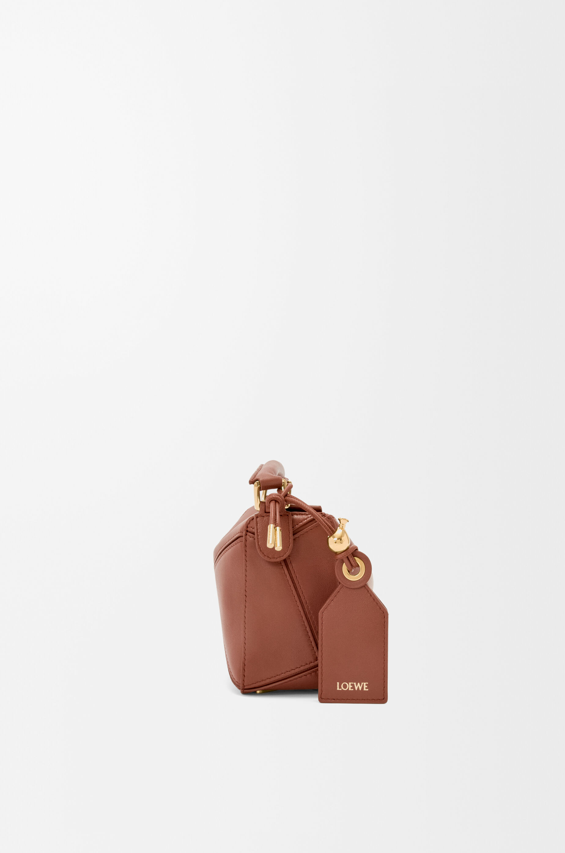 人気☆LOEWE（ロエベ） パズルバッグ ミニ パズルミニ ライトキャラメル フェザーライト パズルバッグ ミニ（ナパラム） ベージュ - ロエベ