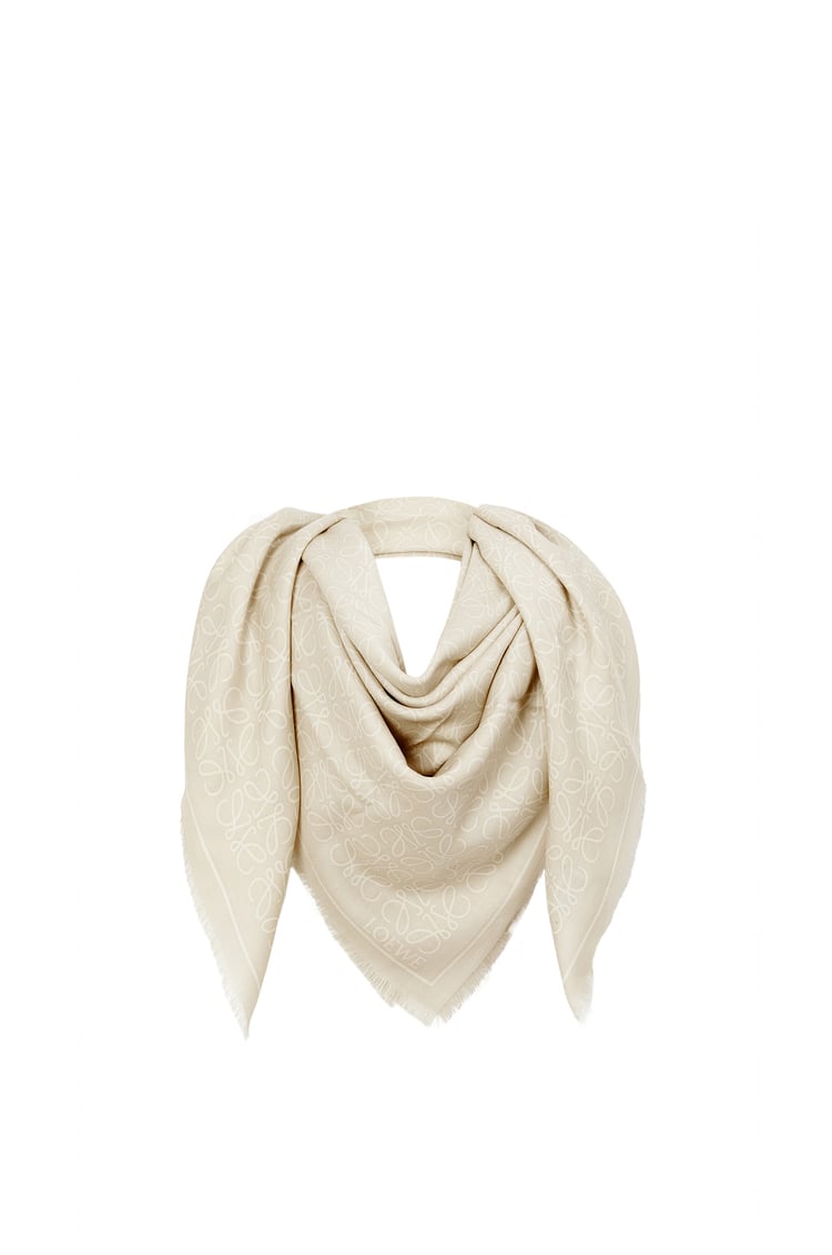 LOEWE Anagram scarf in wool and silk 米色/白色