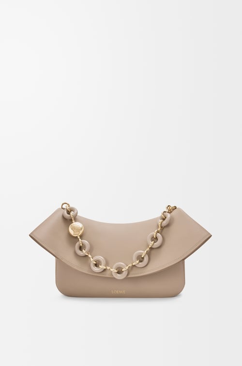 LOEWE オラ バッグ ミディアム（スムースカーフ） サンド
