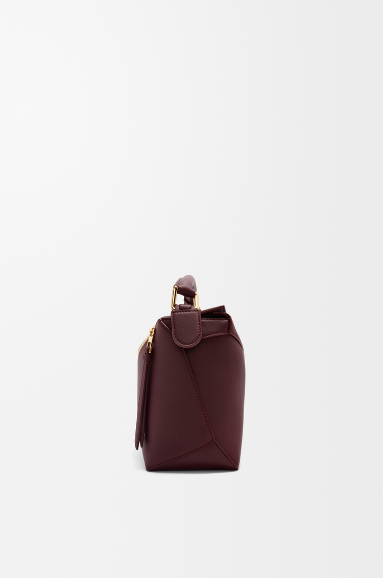 LOEWE Bolso Puzzle Edge pequeño en piel de ternera clásica Burdeos Oscuro