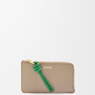 CEM1Z40X02_4606_1F.jpg?sw=400&  