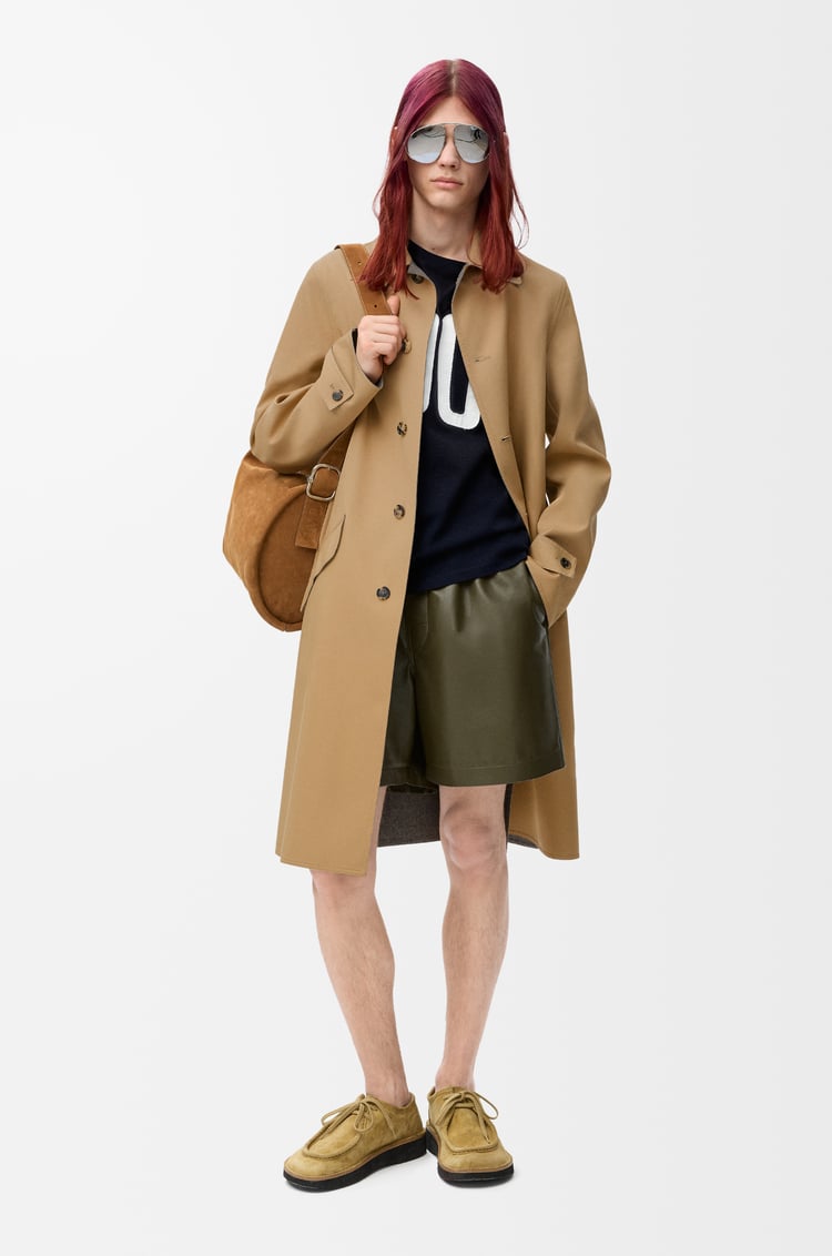 LOEWE Pantalón corto en piel napa de cordero Verde Caqui