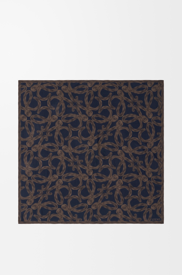 LOEWE Pañuelo en seda Azul Marino/Marrón