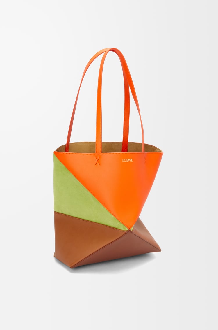 LOEWE Bolso Puzzle Fold tote mediano en piel de ternera y ante Naranja Vivo/Verde