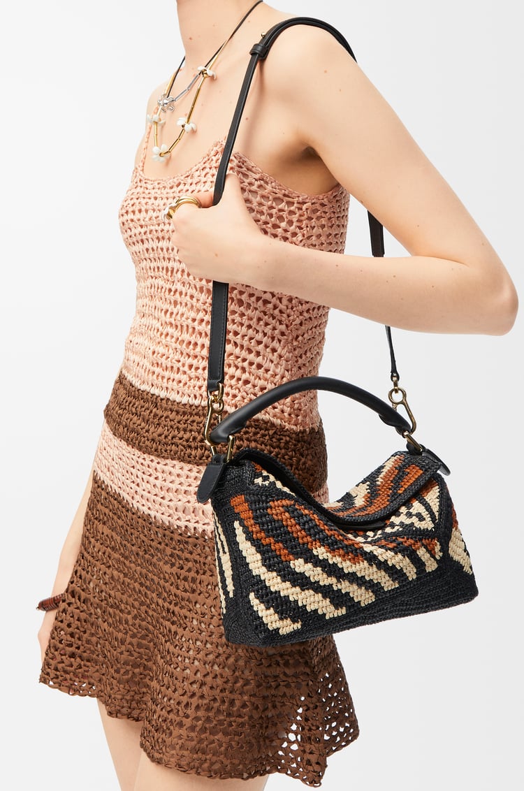 LOEWE Small Puzzle Edge bag in raffia and calfskin Black/Honey Gold