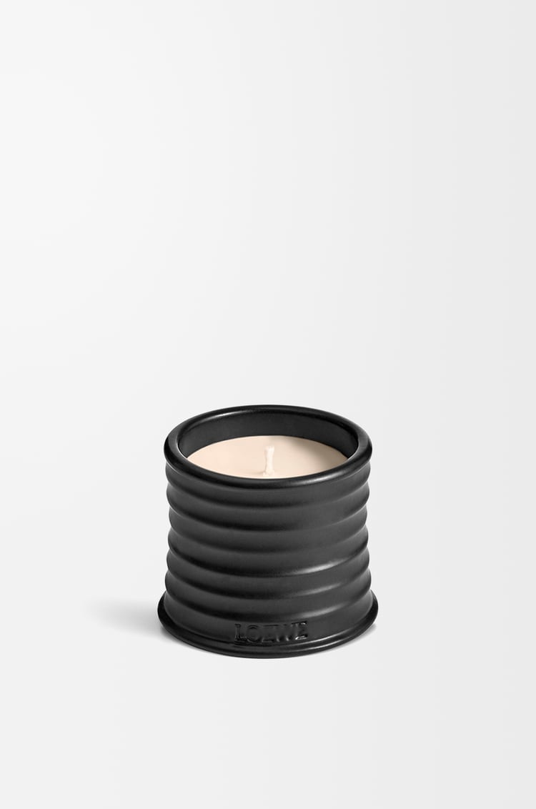 LOEWE Vela pequeña Roasted Hazelnut Negro