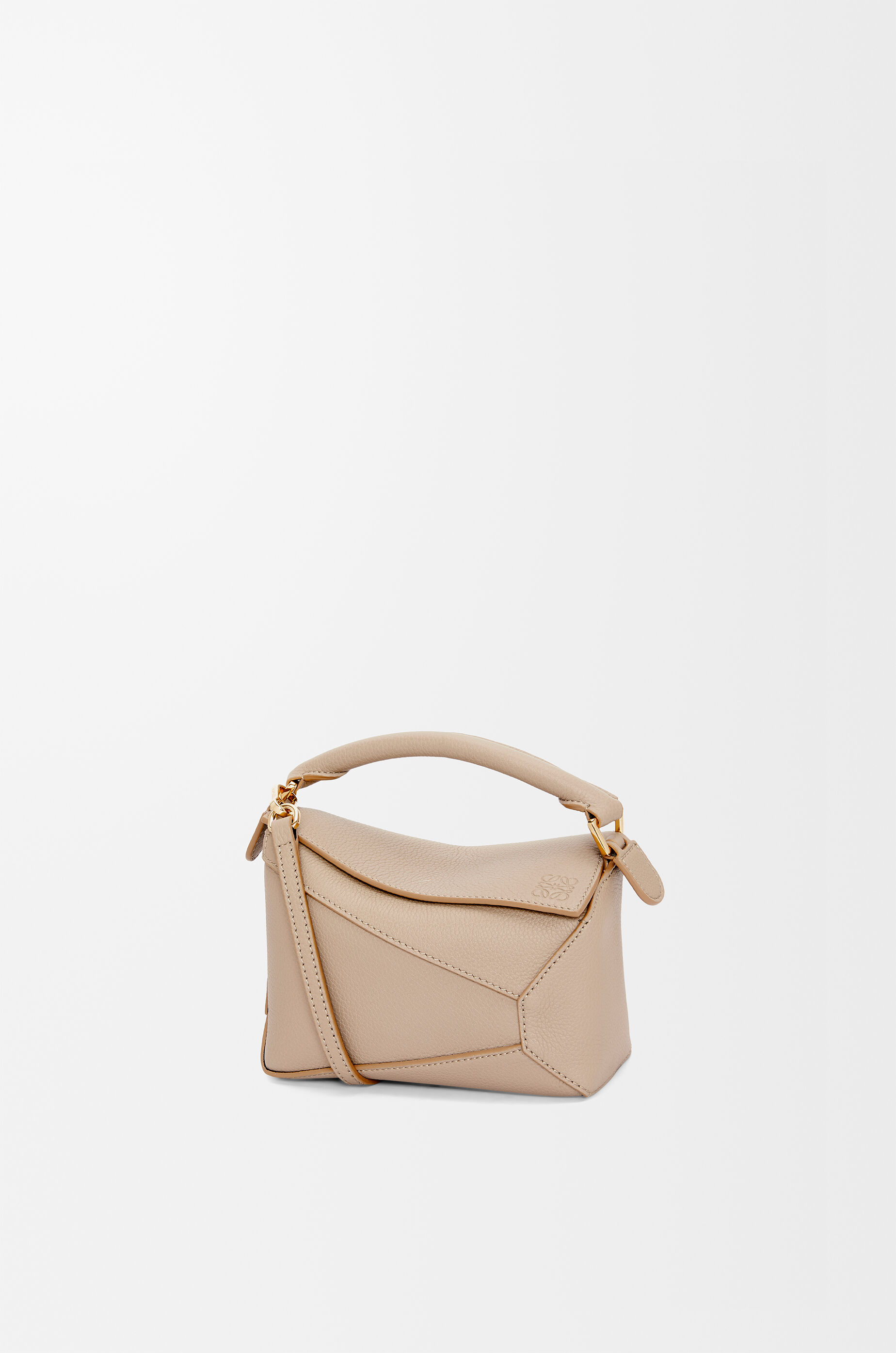 LOEWE ベージュ 三つ折り財布 保存袋付き