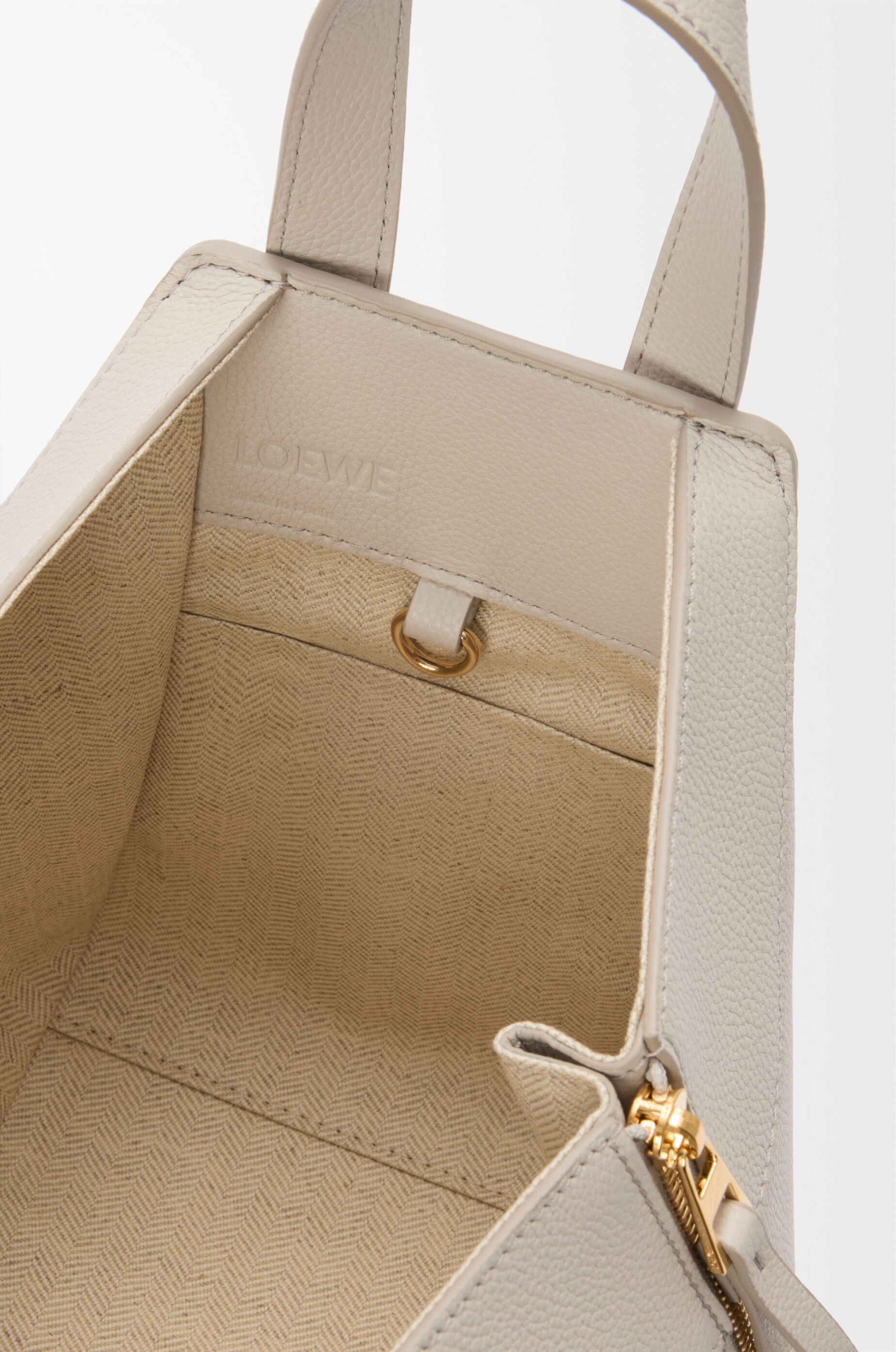 ハンモックバッグ コンパクト（ソフトグレインカーフ） グレー - LOEWE