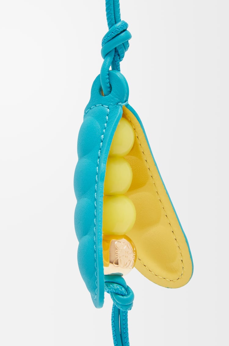 LOEWE Charm Pea pod en piel de ternera Turquesa/Amarillo