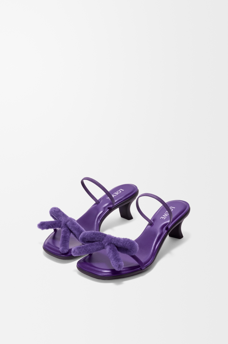 LOEWE Sandales Mimi Bow en cuir d'agneau nappa et peau lainée Deep Purple