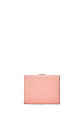 LOEWE Trifold wallet in soft grained calfskin Blossom/Tan plp_rd