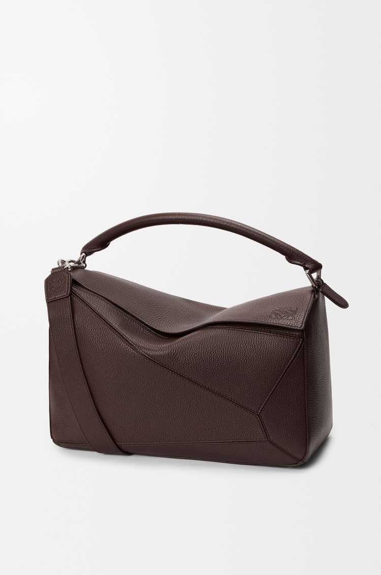 LOEWE 大号柔软粒面牛皮革 Puzzle 手袋 巧克力色