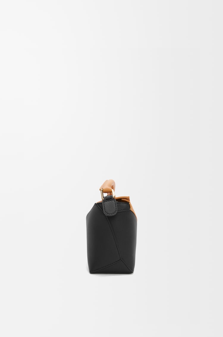 LOEWE Bolso Puzzle mini en piel de ternera Desierto Cálido/Negro