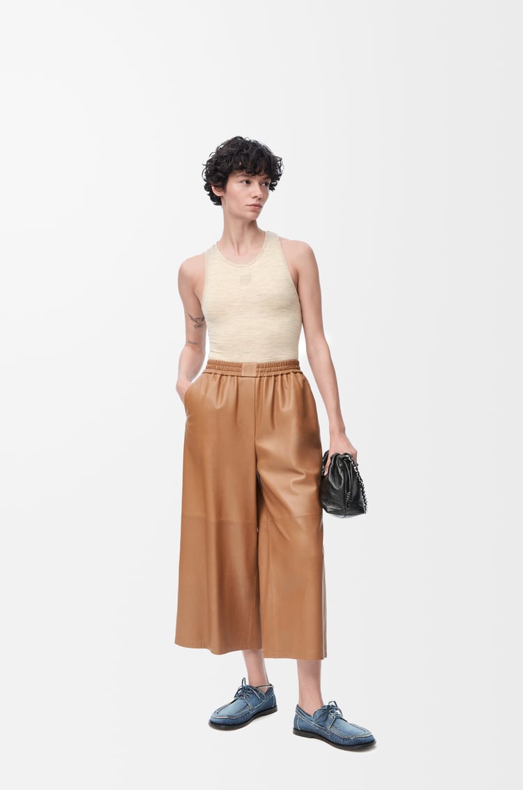 LOEWE Pantalon court en cuir d'agneau nappa Toffee