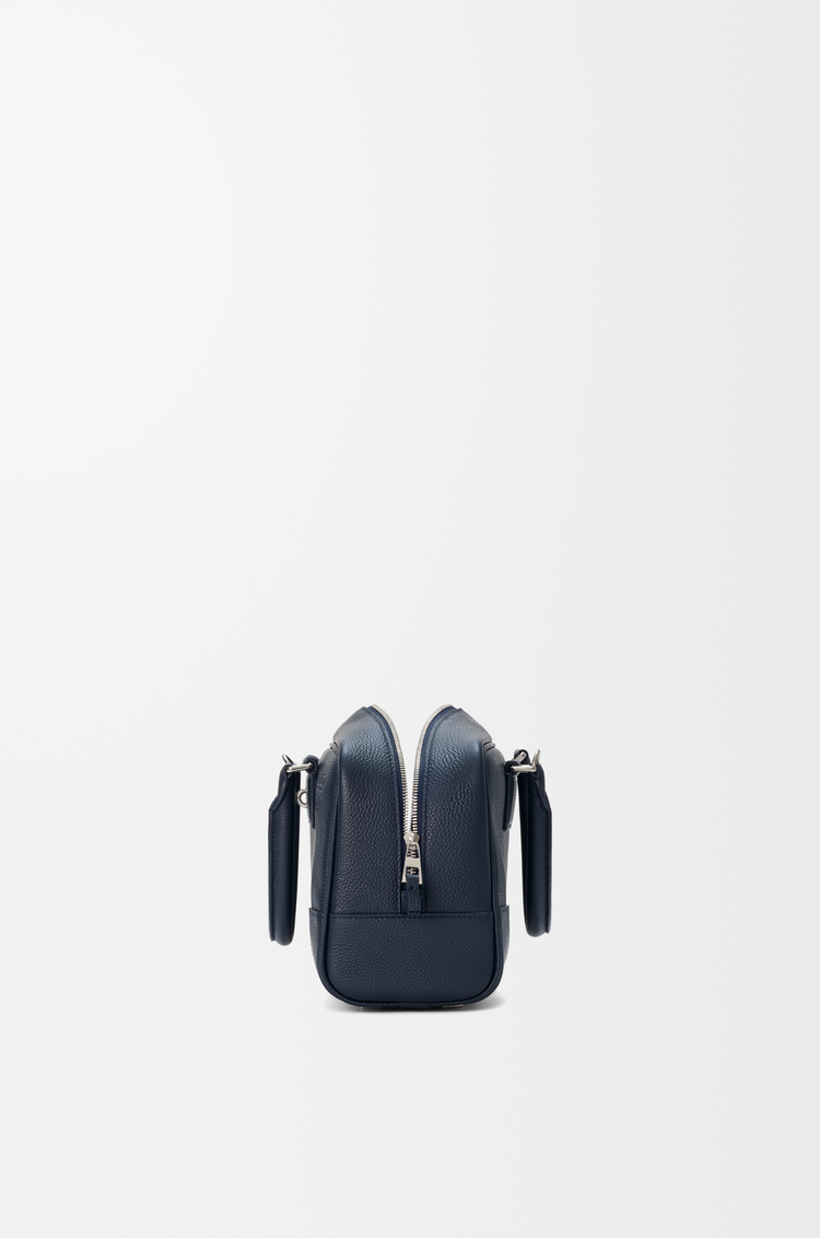 LOEWE 아마조나 23 백 - 소프트 그레인 카프스킨 딥 네이비