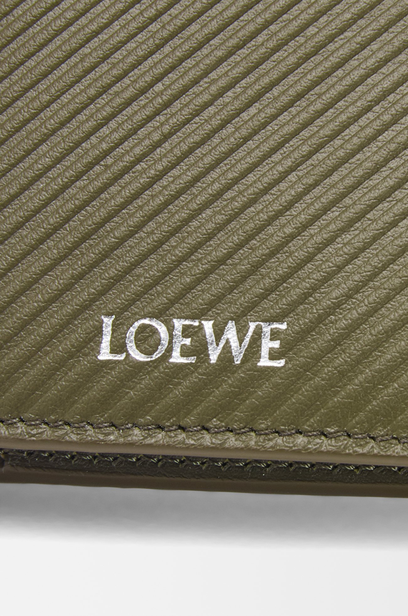 LOEWE Slim compact walllet in textured classic calfskin Dark Khaki plp_rd