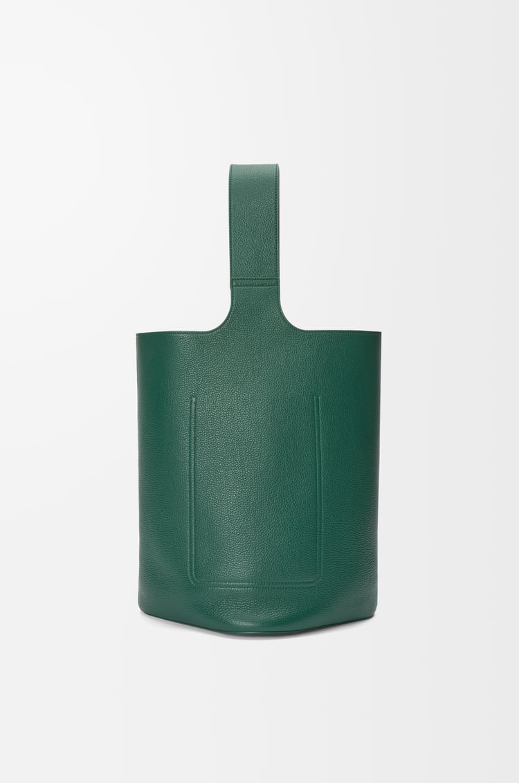 LOEWE Large Pebble bucket in supple grained calfskin Evergreen