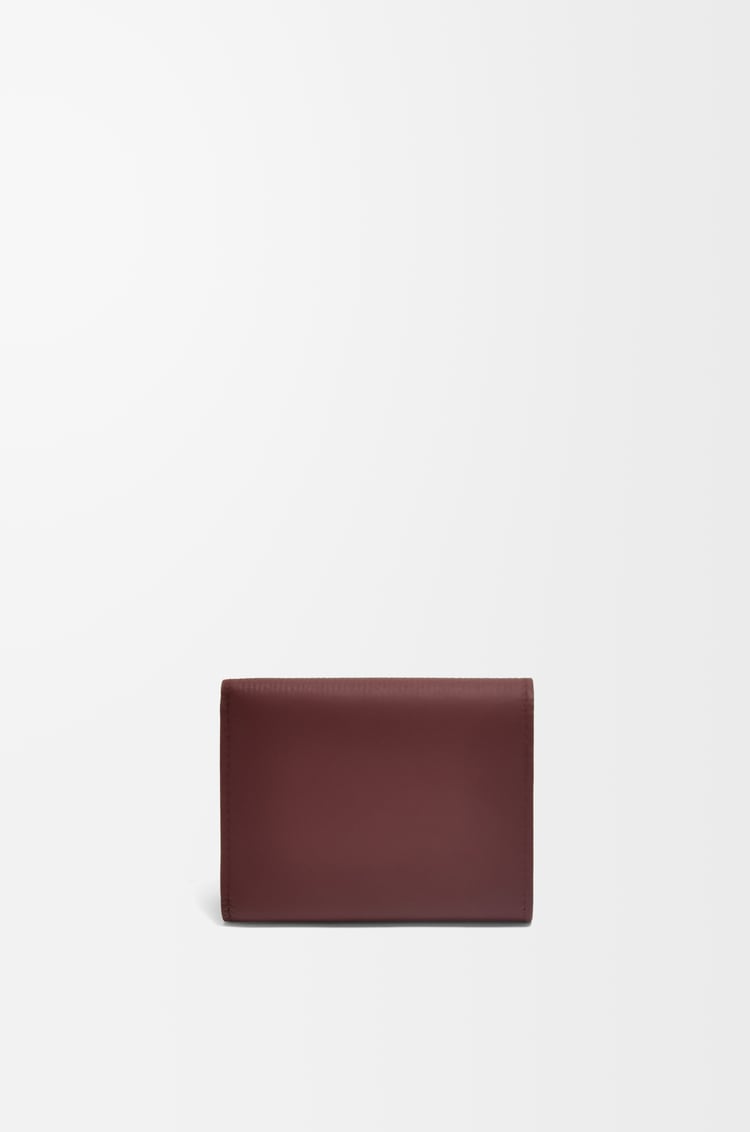 LOEWE アナグラム トライフォールド ウォレット（ペブルグレインカーフ） バーガンディ