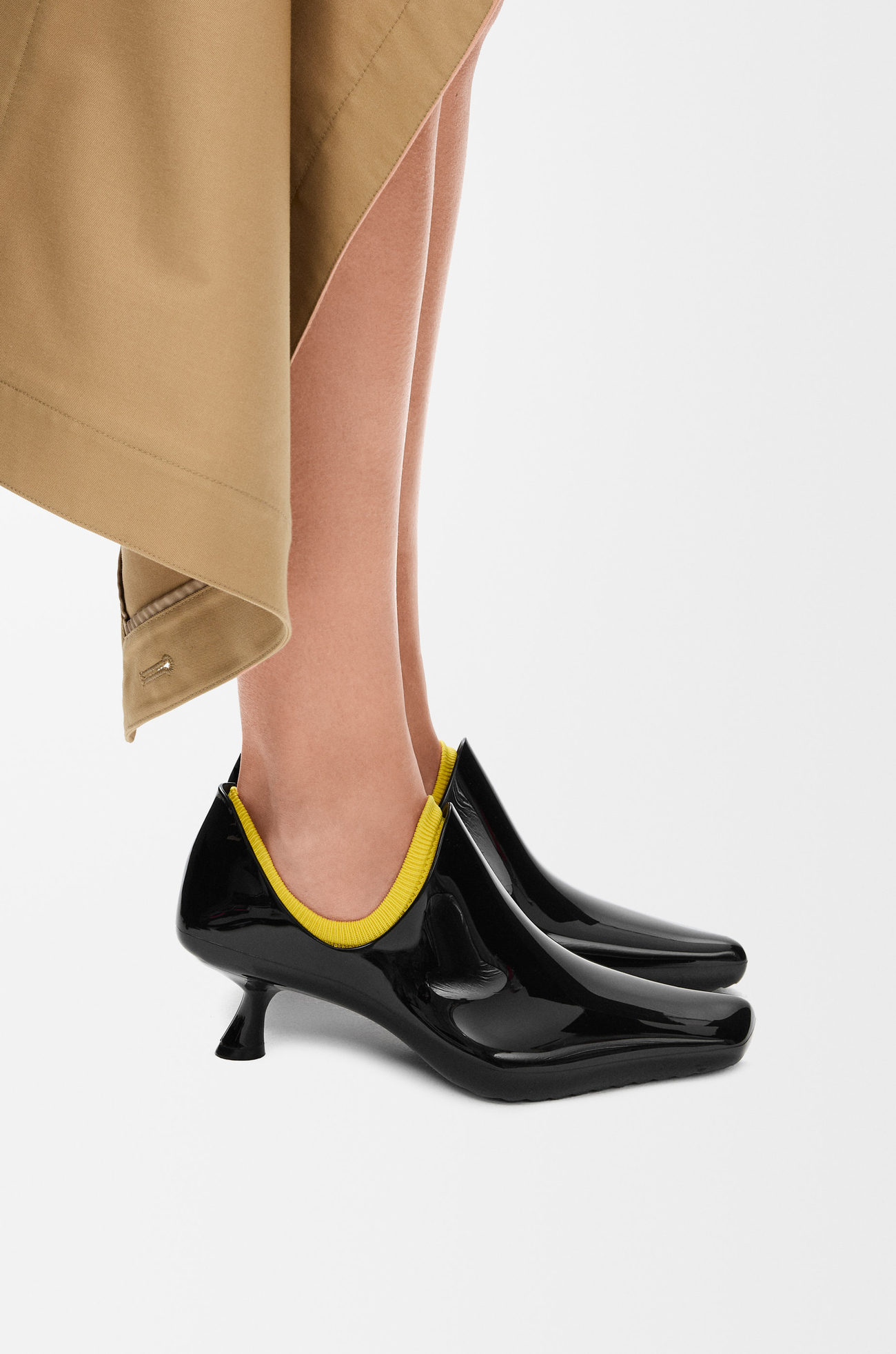 LOEWE Botín Emily aqua en PVC Negro