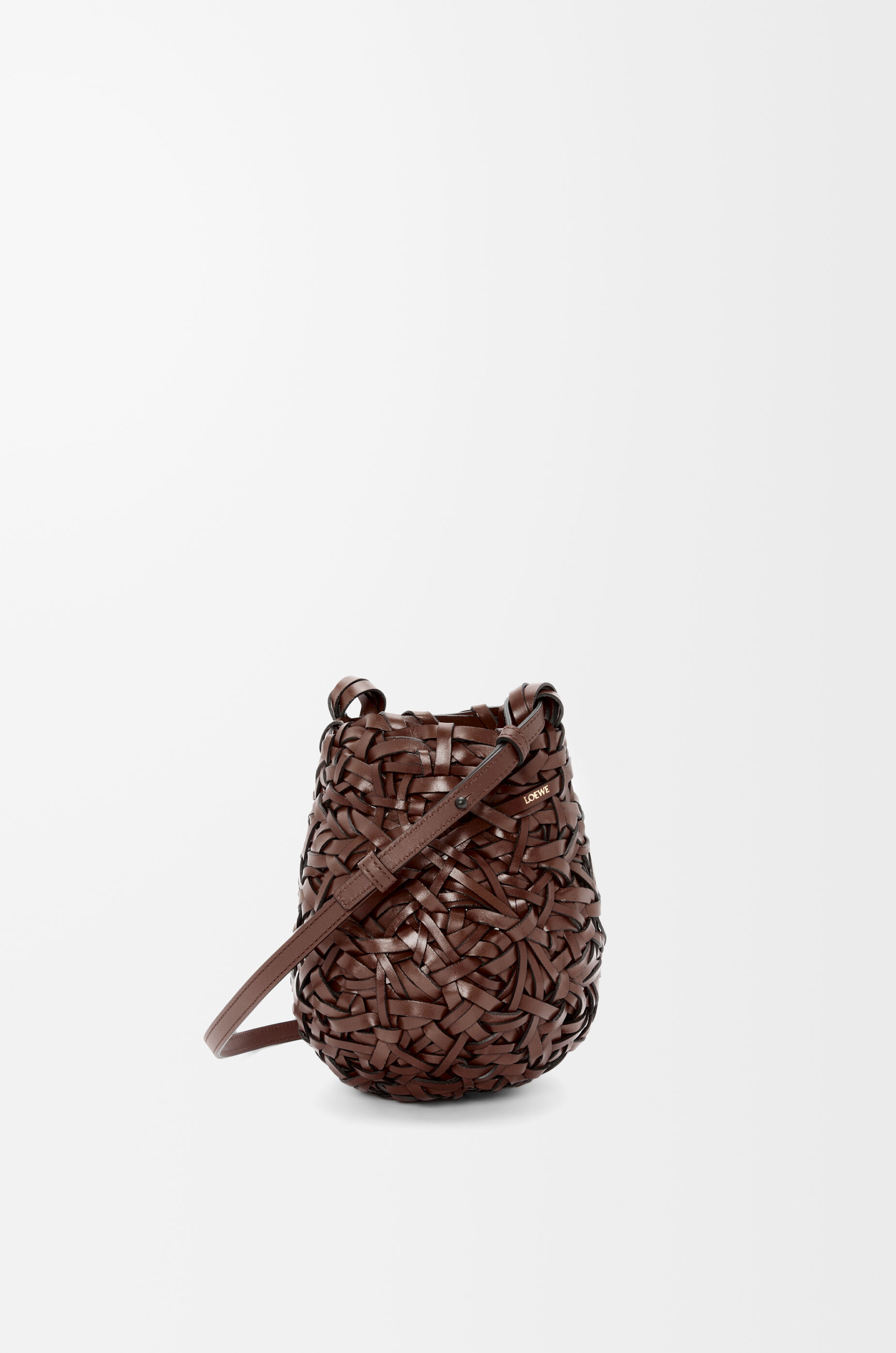 ネスト バスケットバッグ スモール（カーフ） ブラウン - LOEWE