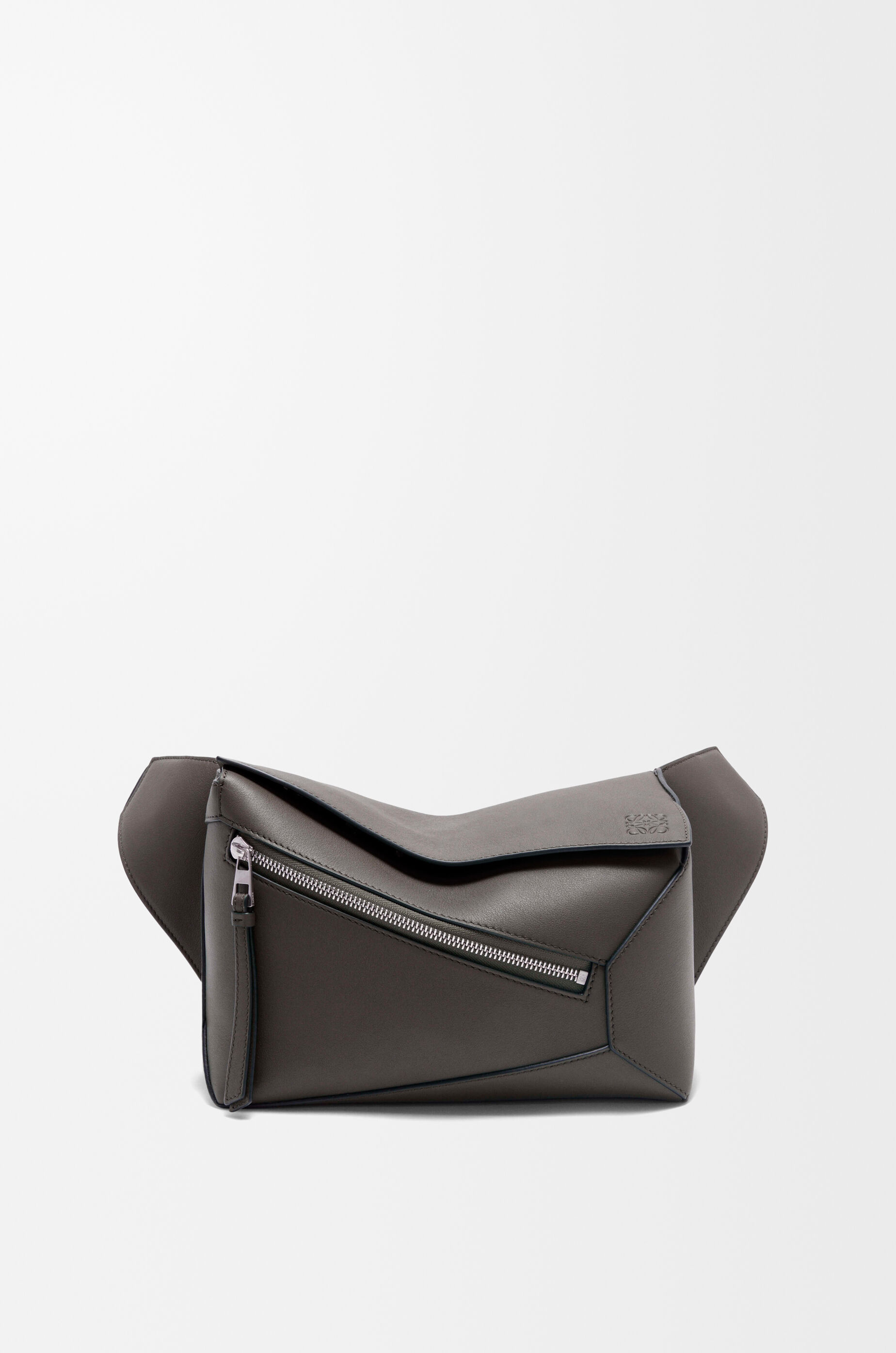 パズル バムバッグ スモール（クラシックカーフ） グレー - LOEWE