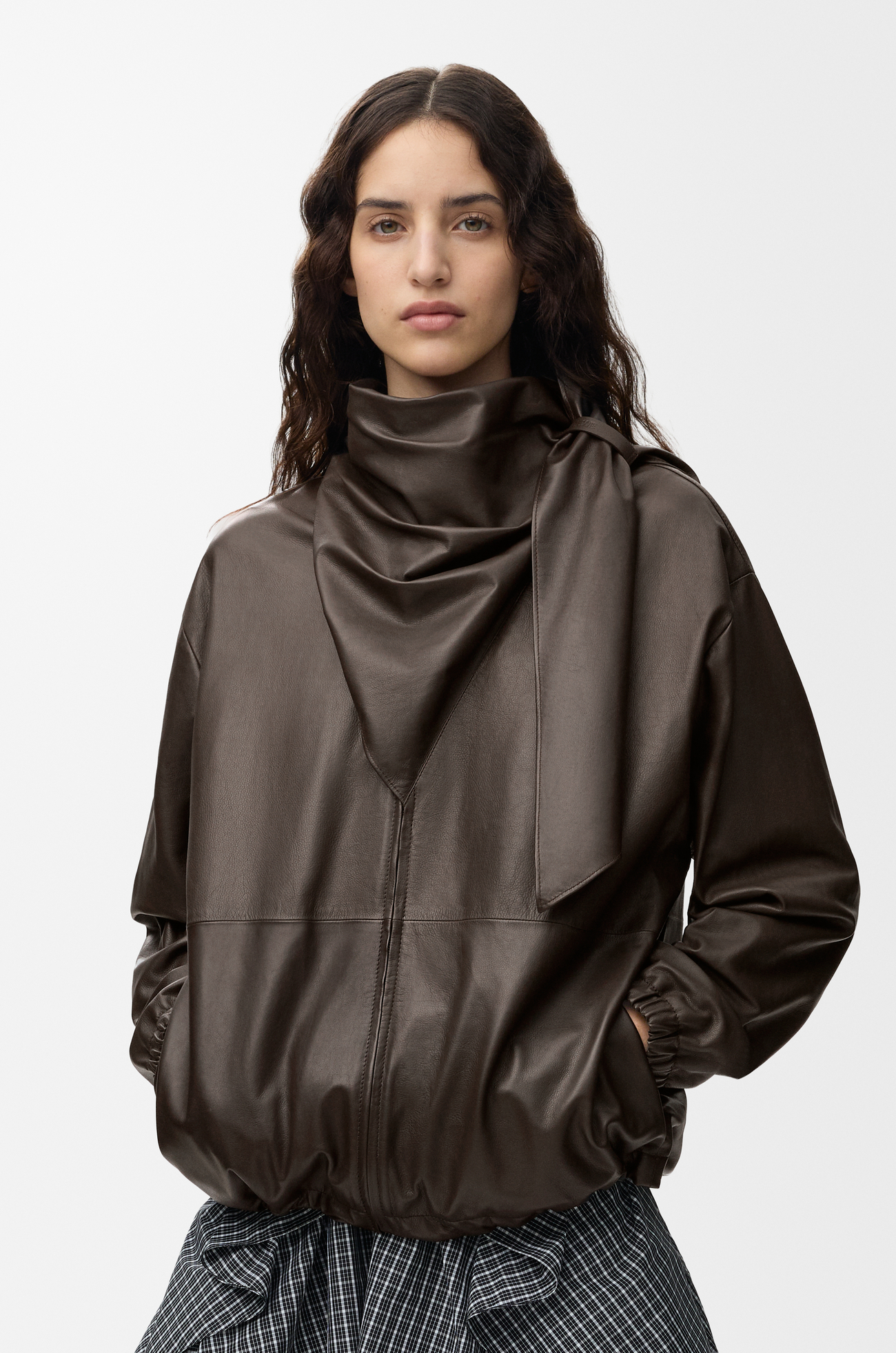 LOEWE Chaqueta con bufanda en piel napa de ternera Marrón Oscuro