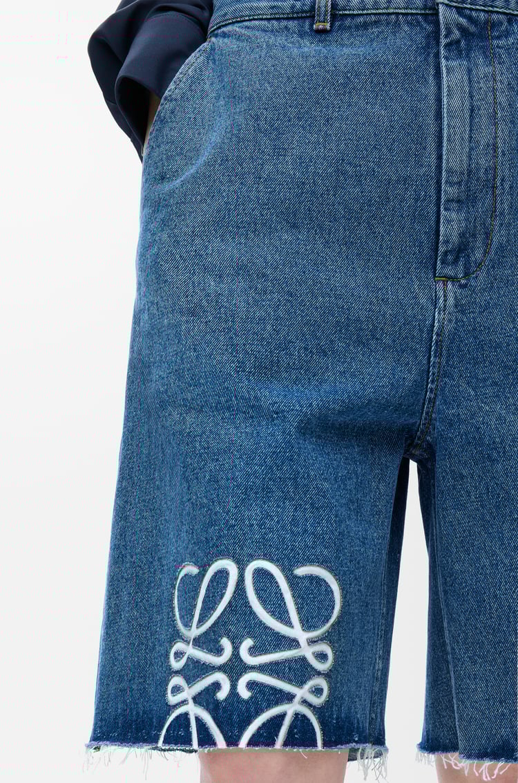 LOEWE Pantalón corto Anagram en denim Azul Vaquero
