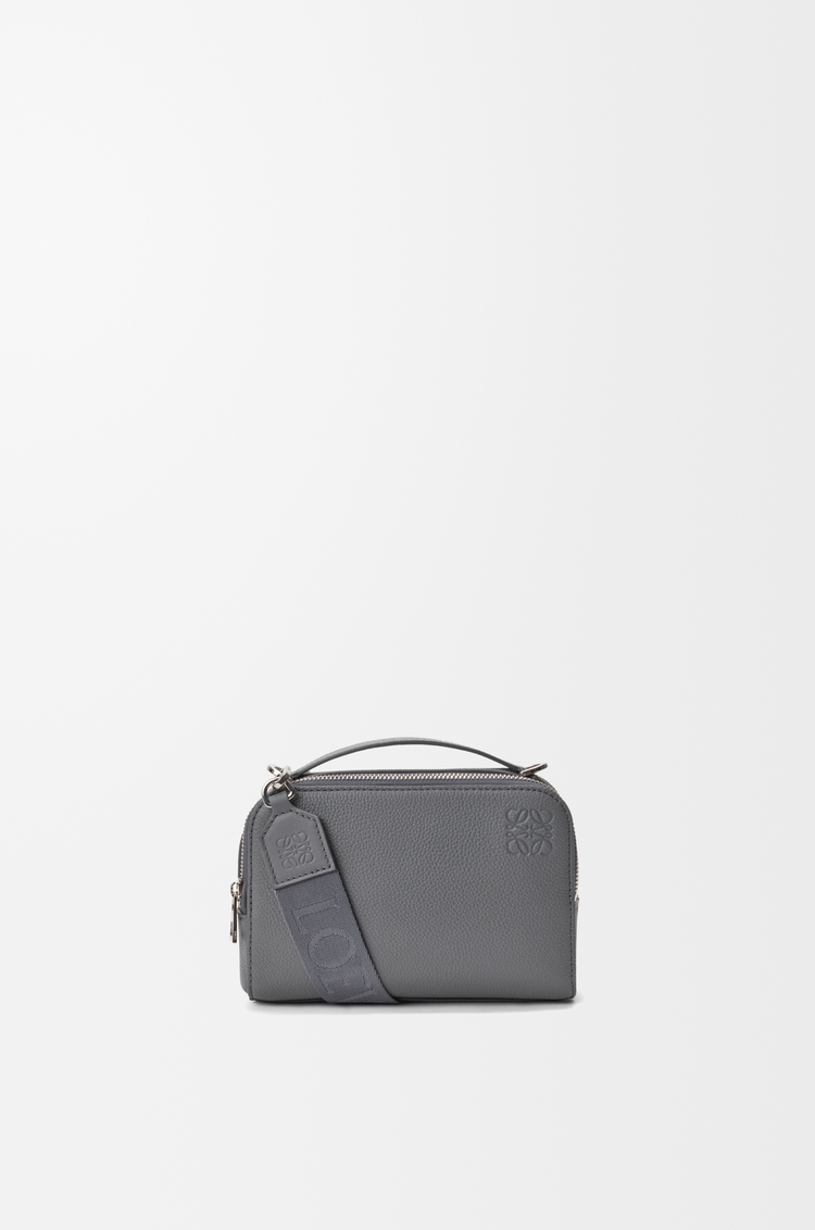 LOEWE Bolso bandolera Mini Camera en suave piel de ternera graneada Gris Azulado