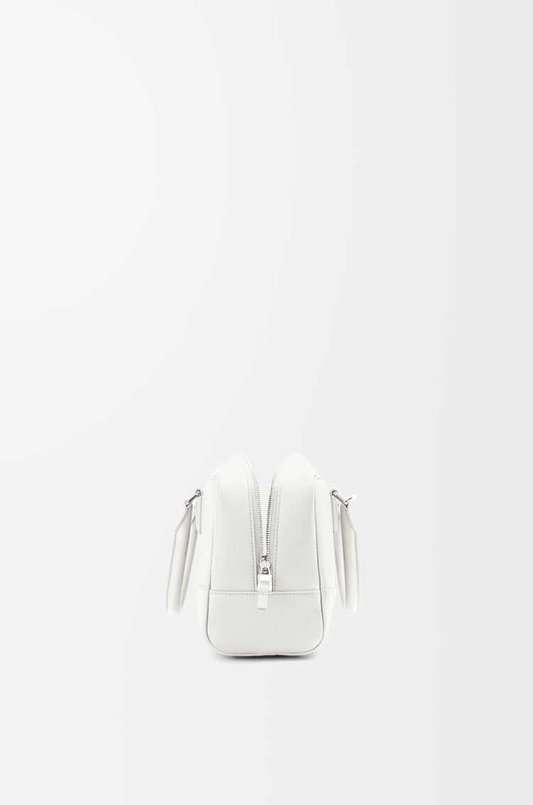 LOEWE アマソナ23 バッグ（ソフトグレインカーフ） ソフトホワイト