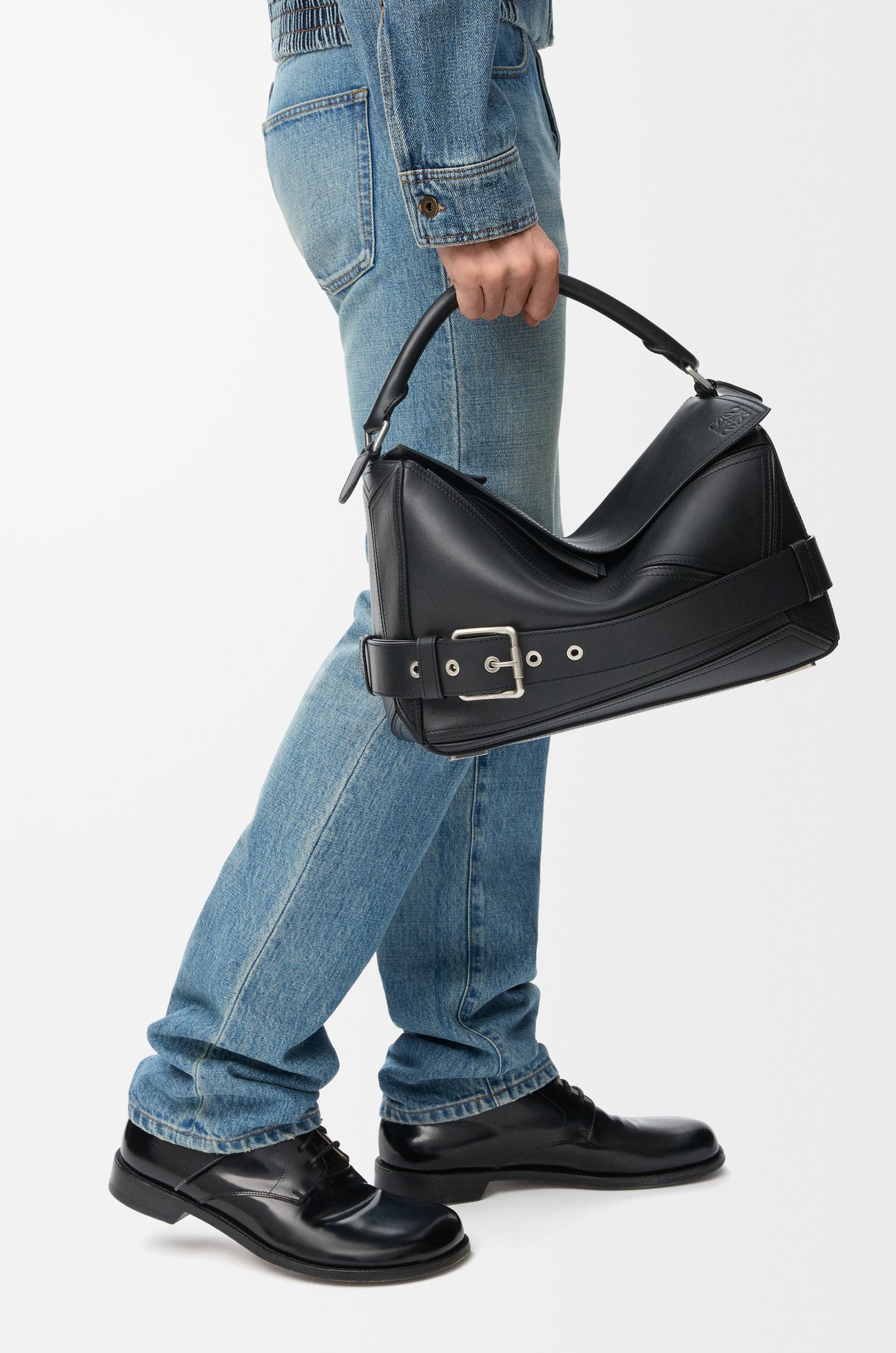 LOEWE Große Puzzle Biker Tasche aus glänzendem Kalbsleder Schwarz