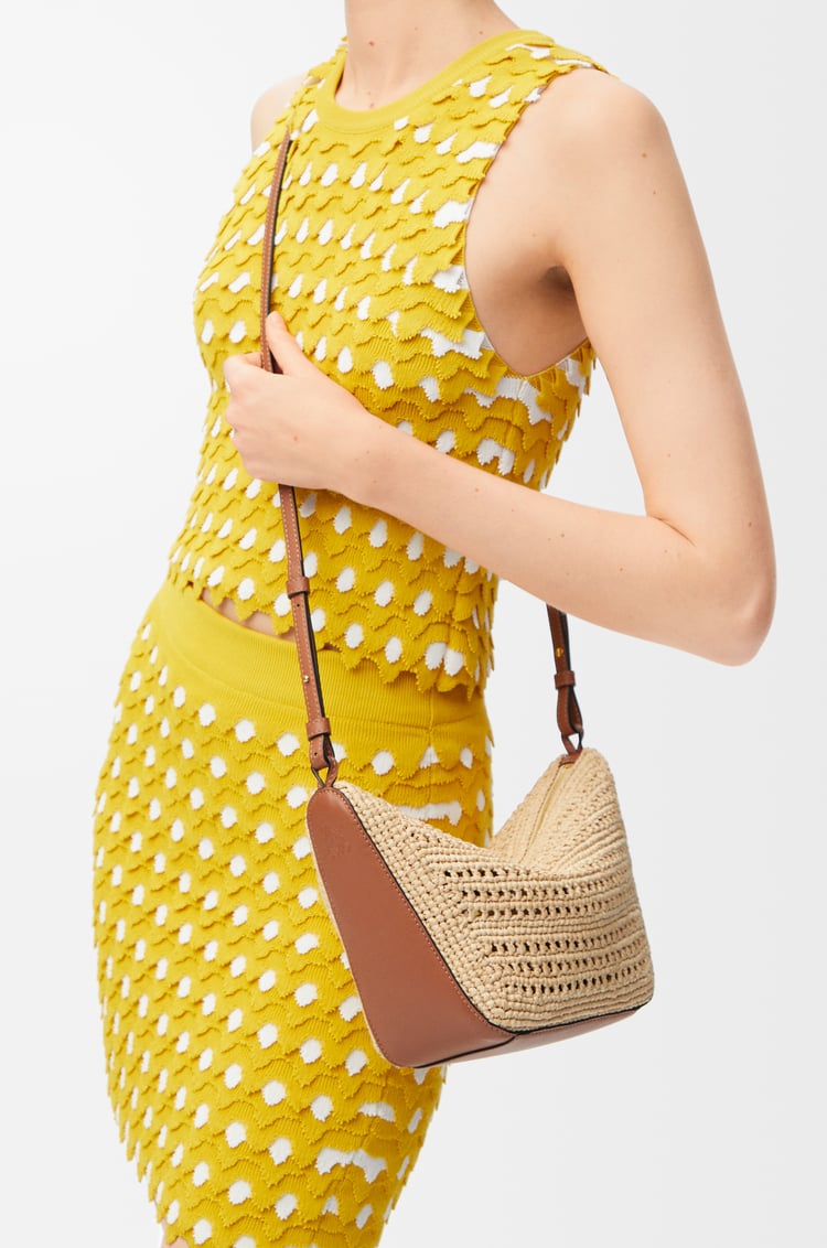 LOEWE Mini Hammock Hobo in raffia and calfskin Tan/Natural