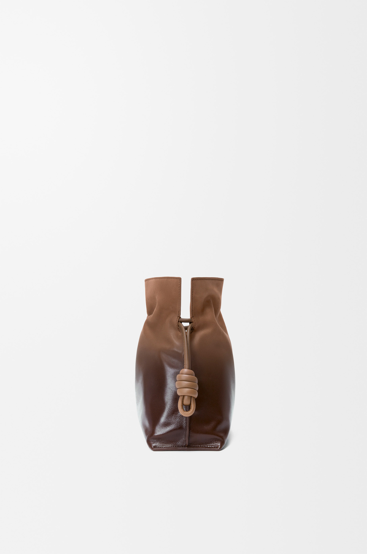 LOEWE 미디엄 플라멩코 클러치 - 그라데이션 페이턴트 누벅 모카