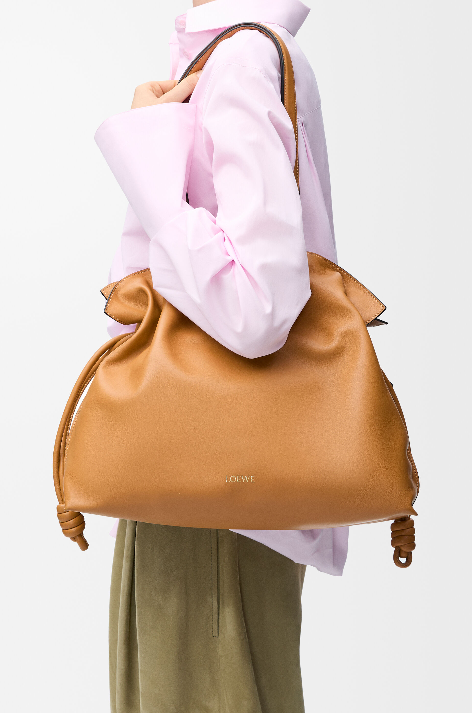 フラメンコクラッチ ラージ（ナパカーフ） ウォームデザート - LOEWE
