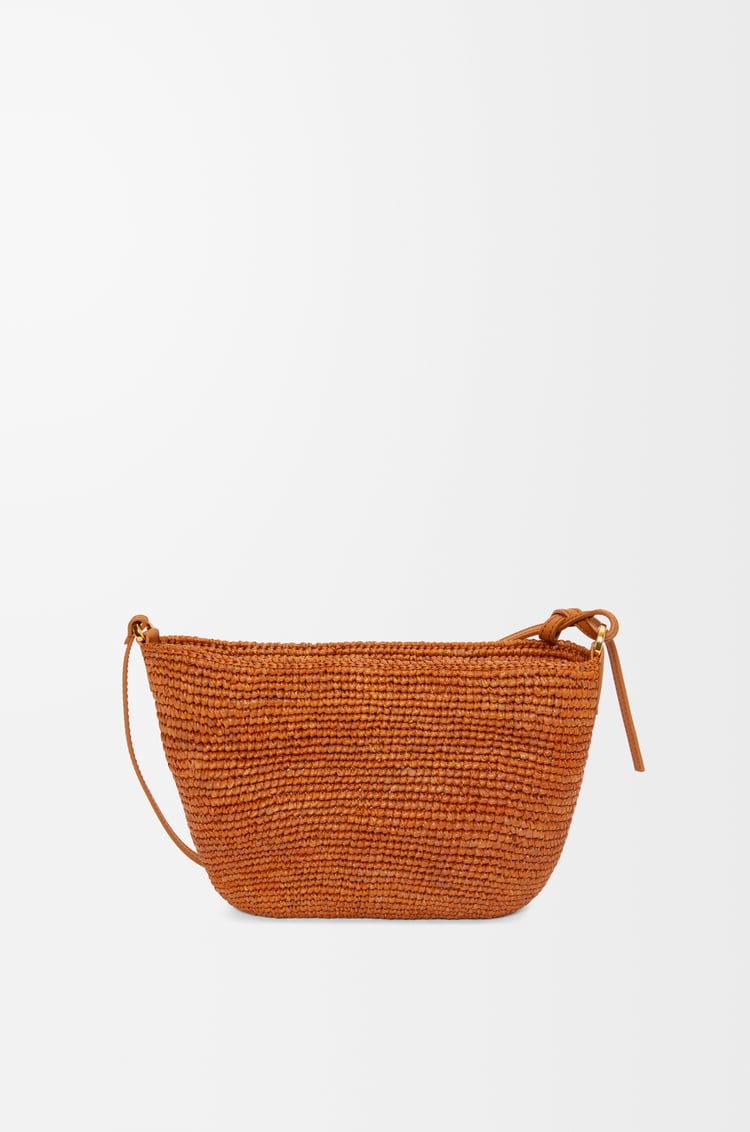 LOEWE Slit Pochette bag in raffia and calfskin Honey Gold