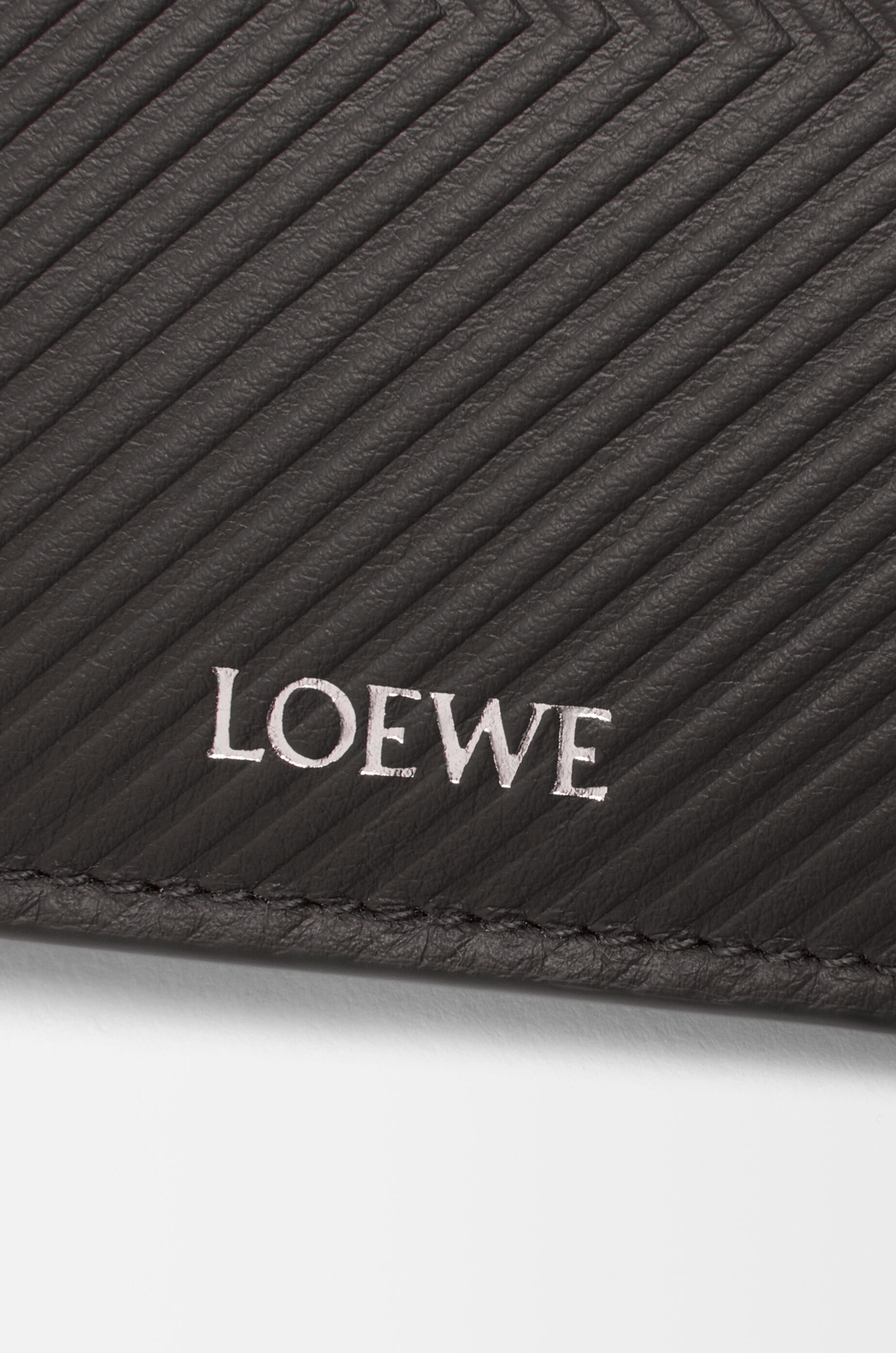 バイフォールド ウォレット(テクスチャードクラシックカーフ バイフォールド ウォレット(テクスチャードクラシックカーフ