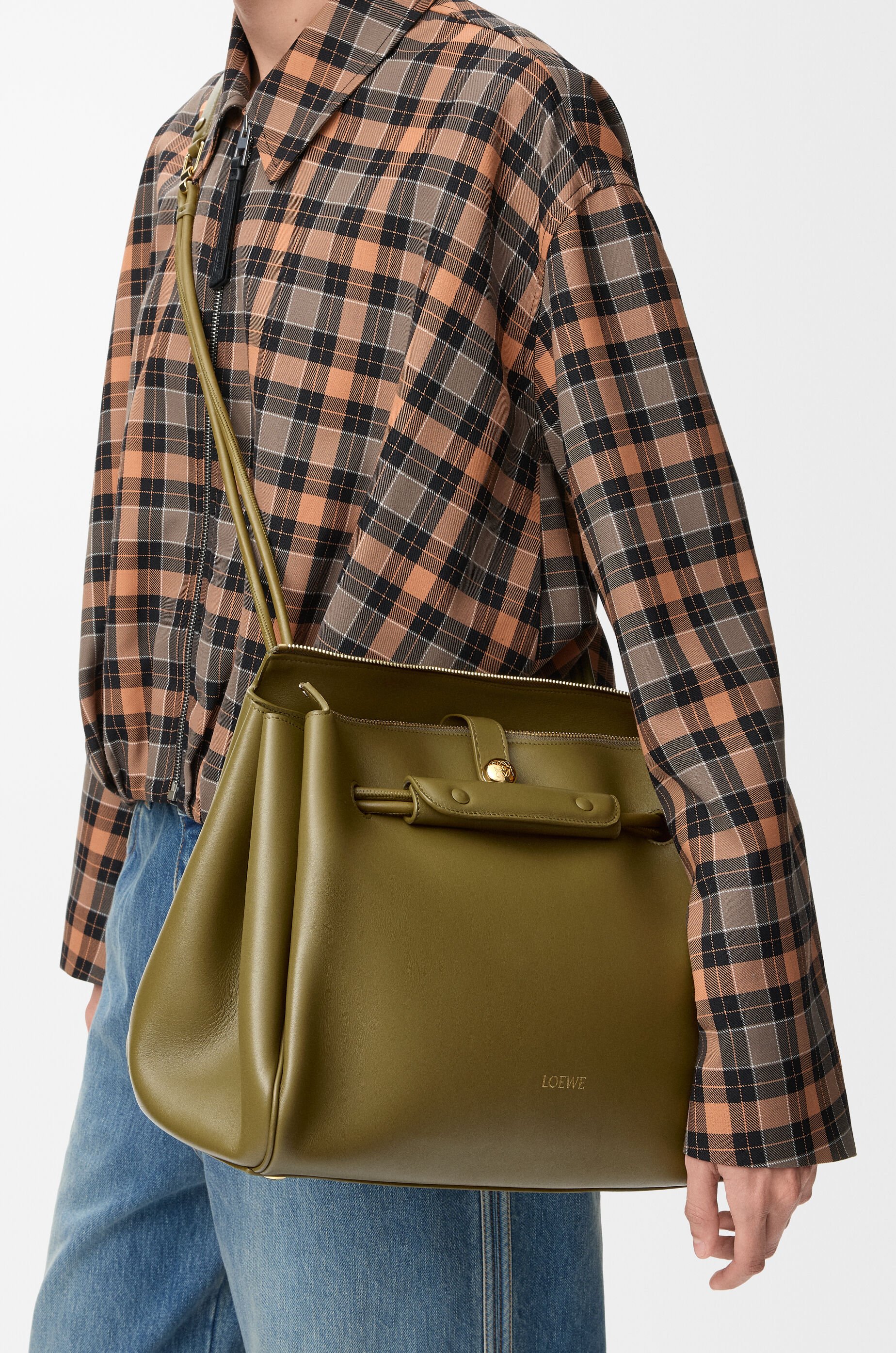 マドリードバッグ ラージ（サプルカーフ） グリーン - LOEWE