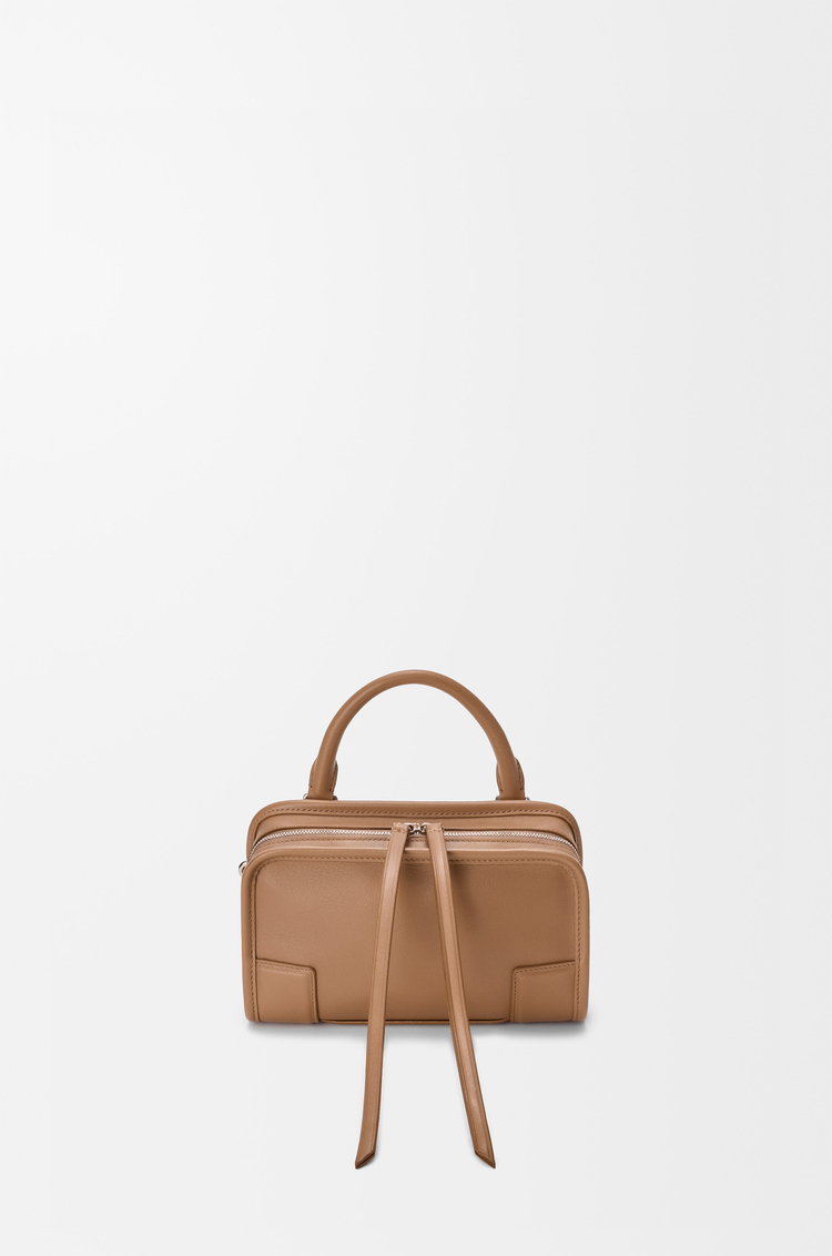 LOEWE Bolso Amazona 180 mini en piel de ternera suave Moca