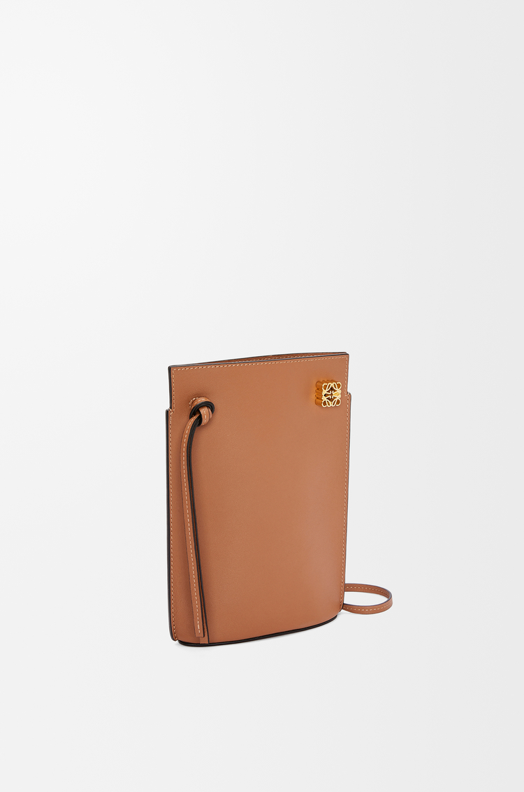 LOEWE 经典牛皮革骰子小袋 棕褐色