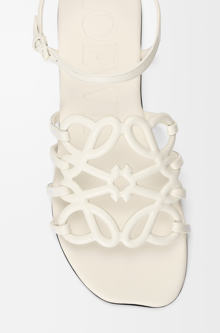LOEWE Petal Anagram 小牛皮涼鞋 白色