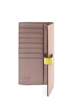 LOEWE Large vertical wallet in grained calfskin Nude/Citronelle