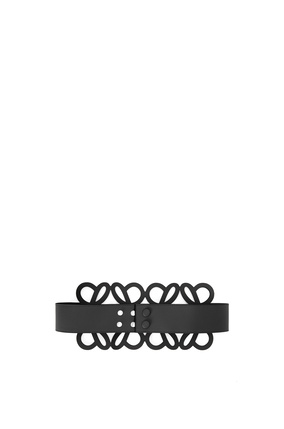 LOEWE Cinturón en piel de ternera con cut-out de anagrama Negro plp_rd