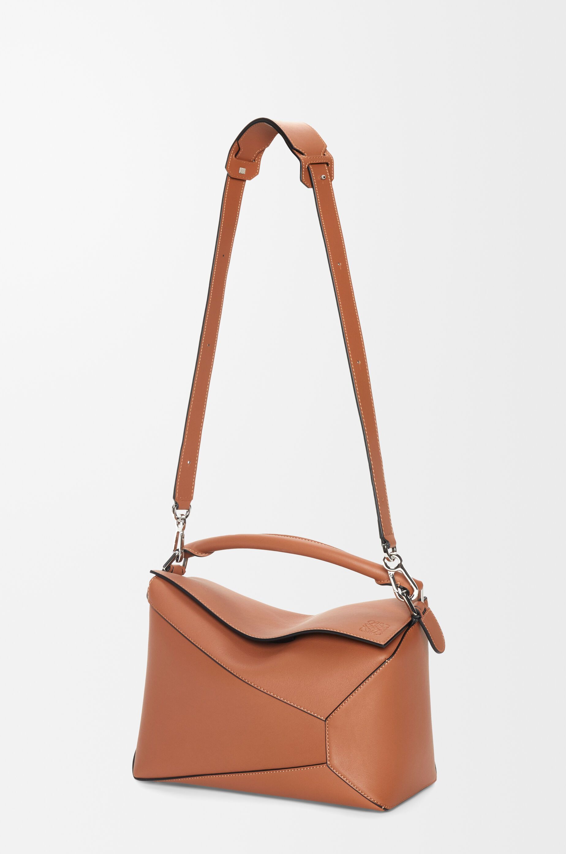 Puzzle bag in classic calfskin Tan LOEWE