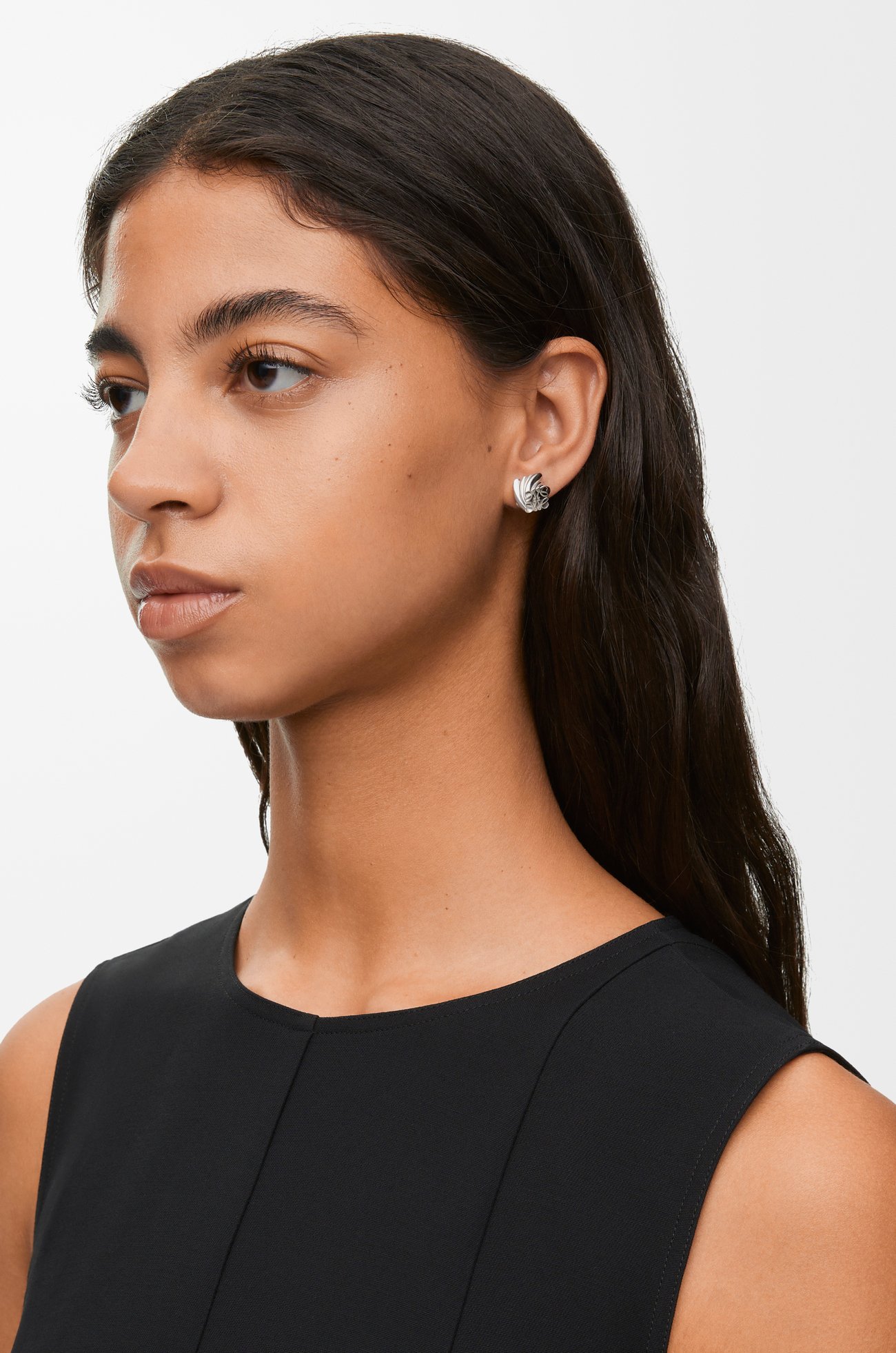 LOEWE ツイステッド アナグラム スタッドピアス（スターリングシルバー） シルバー